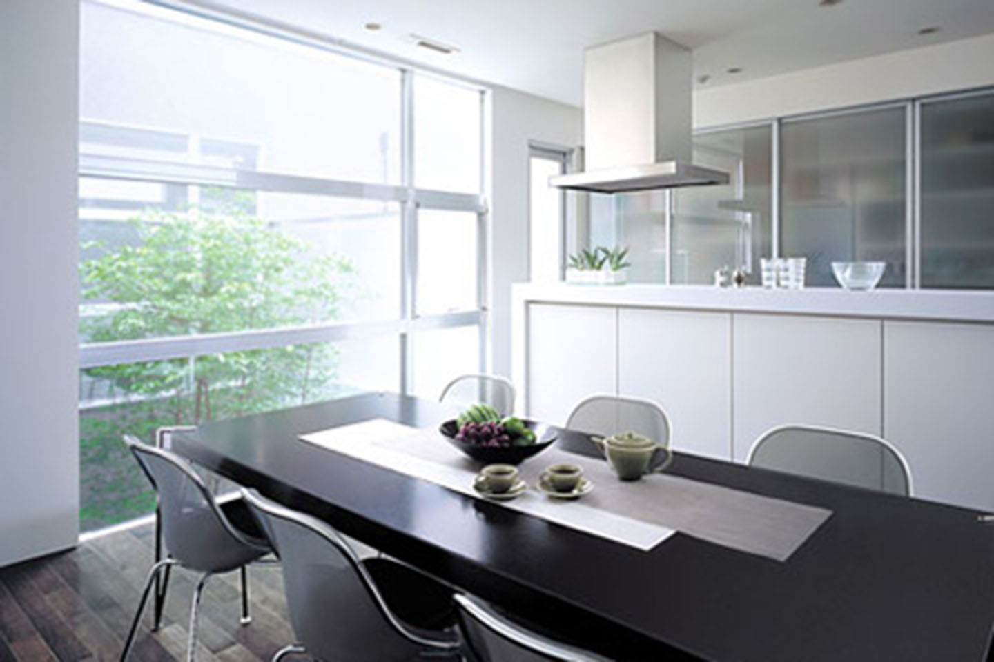 光を囲む家：内装・インテリア