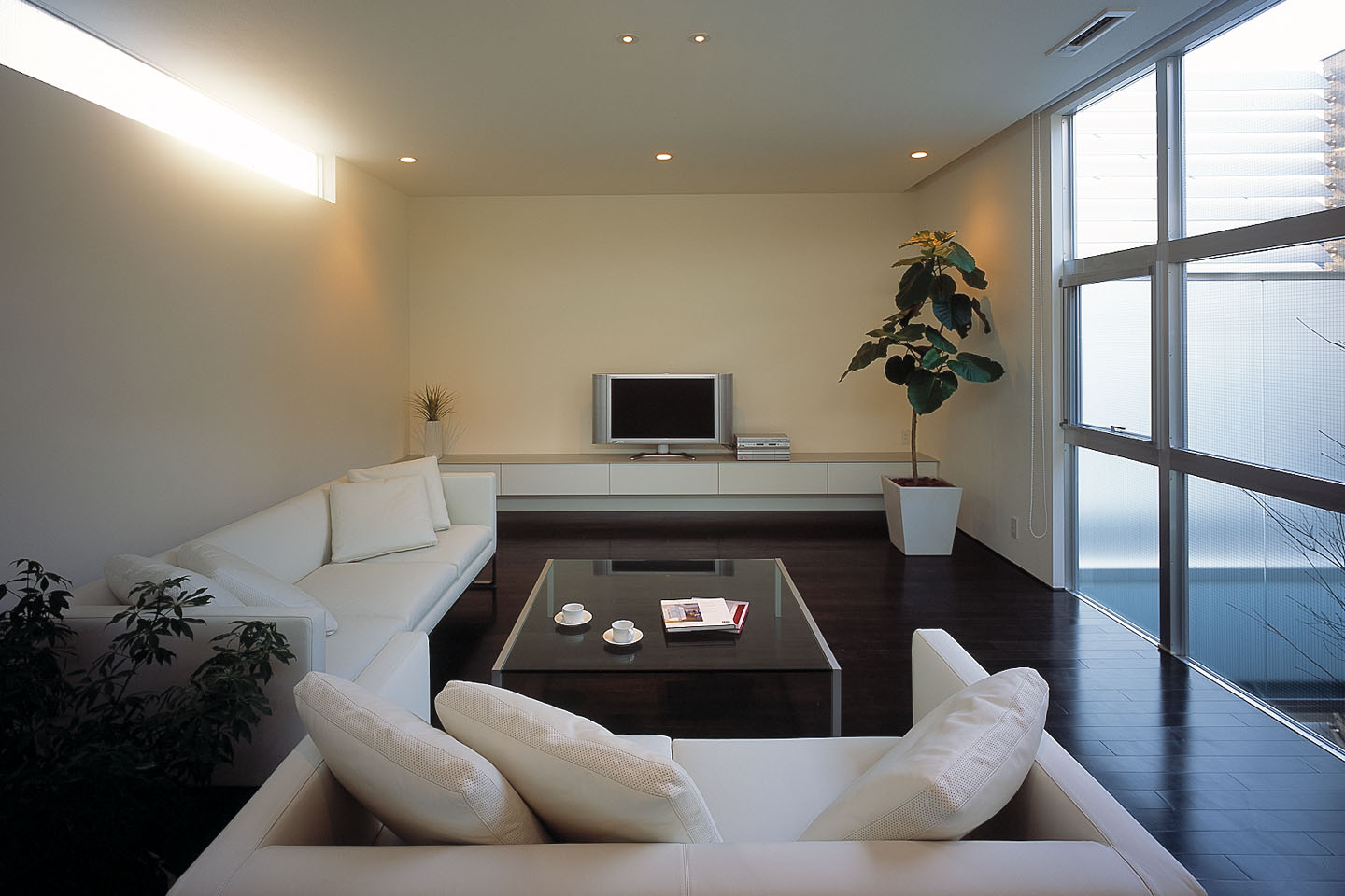 光を囲む家：内装・インテリア