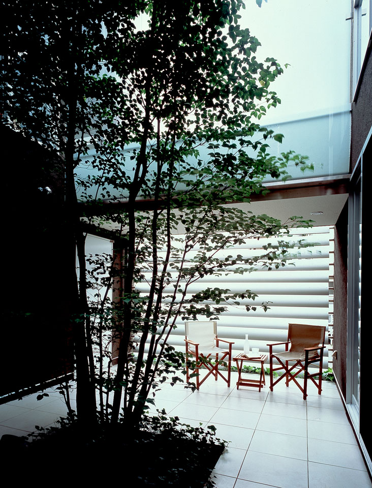 光を囲む家：内装・インテリア