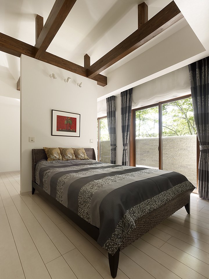 緑に包まれた家：内装・インテリア