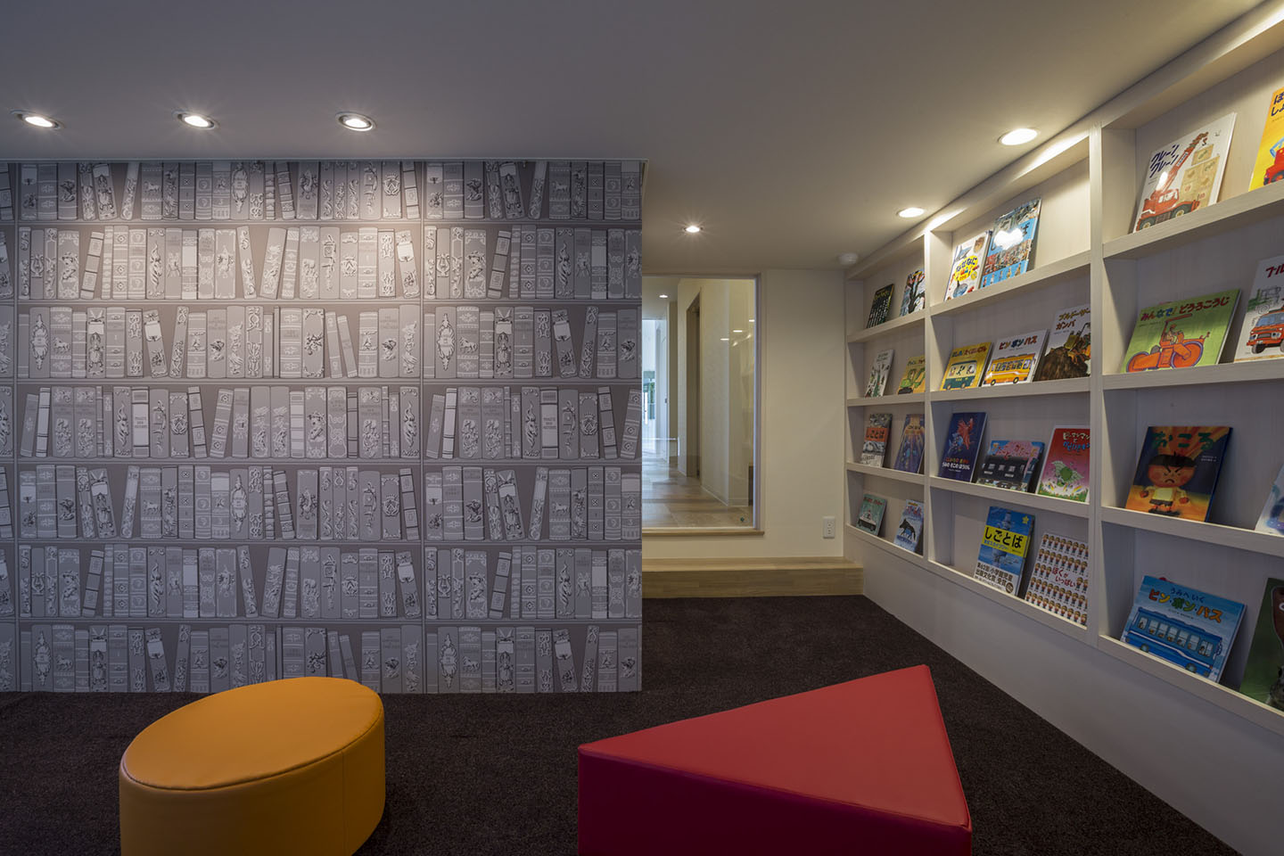 樹状トラスがささえる保育園：内装・インテリア