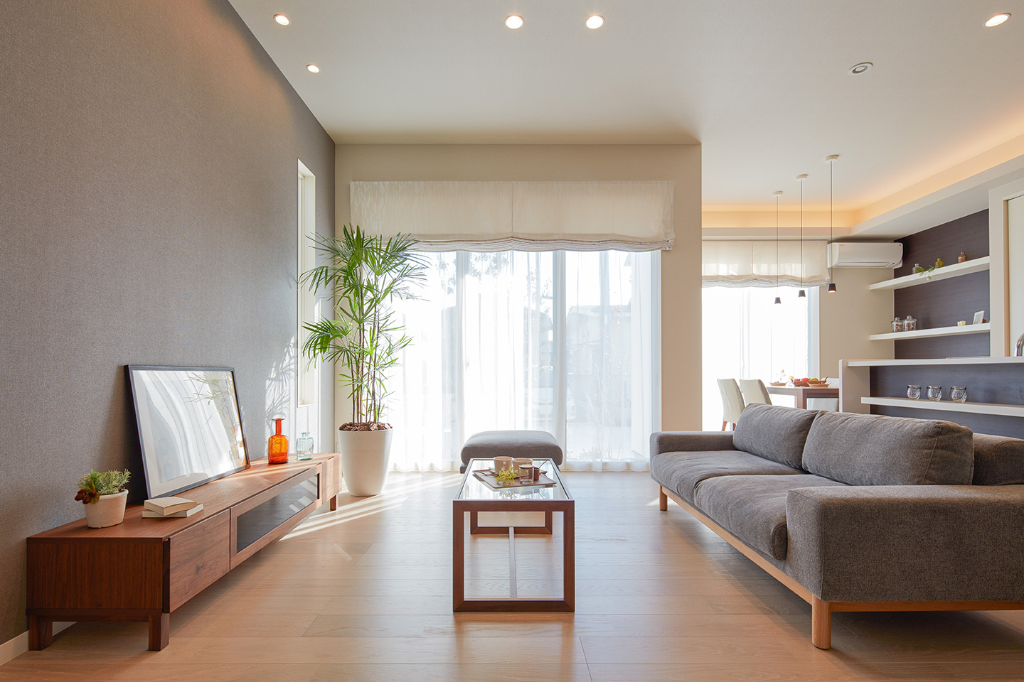 FORM　DESIGN　"FLOAT"：内装・インテリア