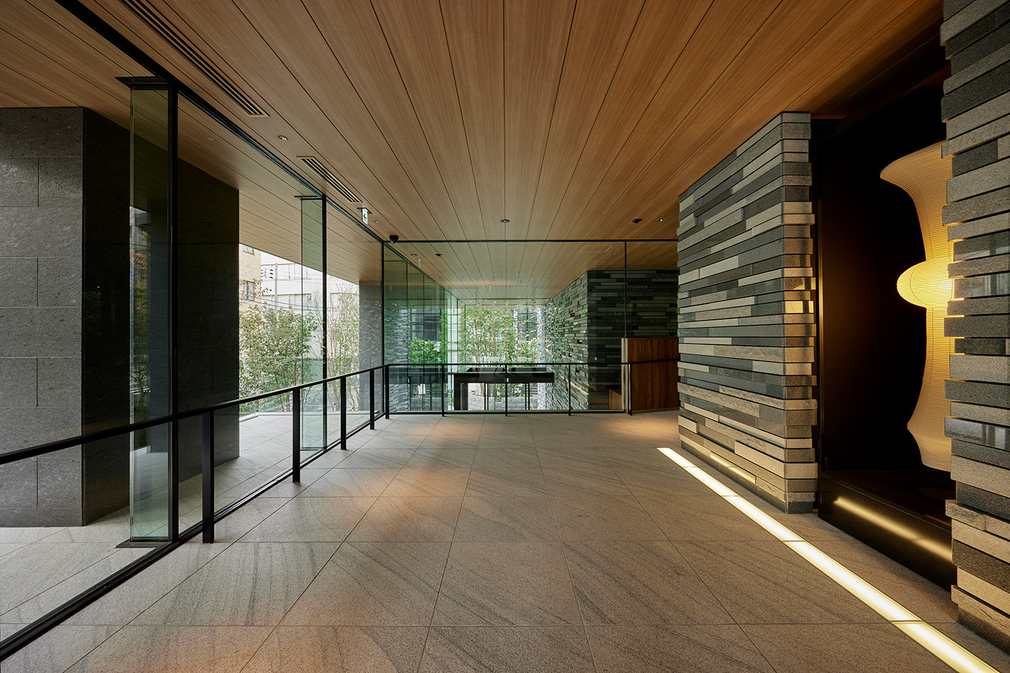 都心高層住居の庭屋一如：内装・インテリア