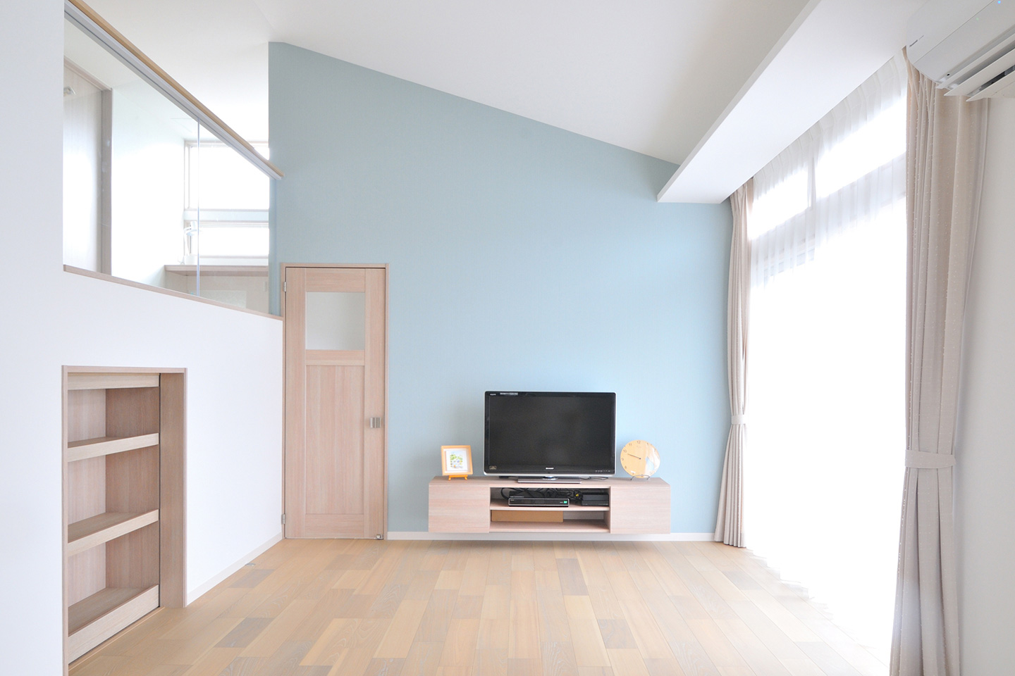 コージーコーナーをもつ明るい平屋