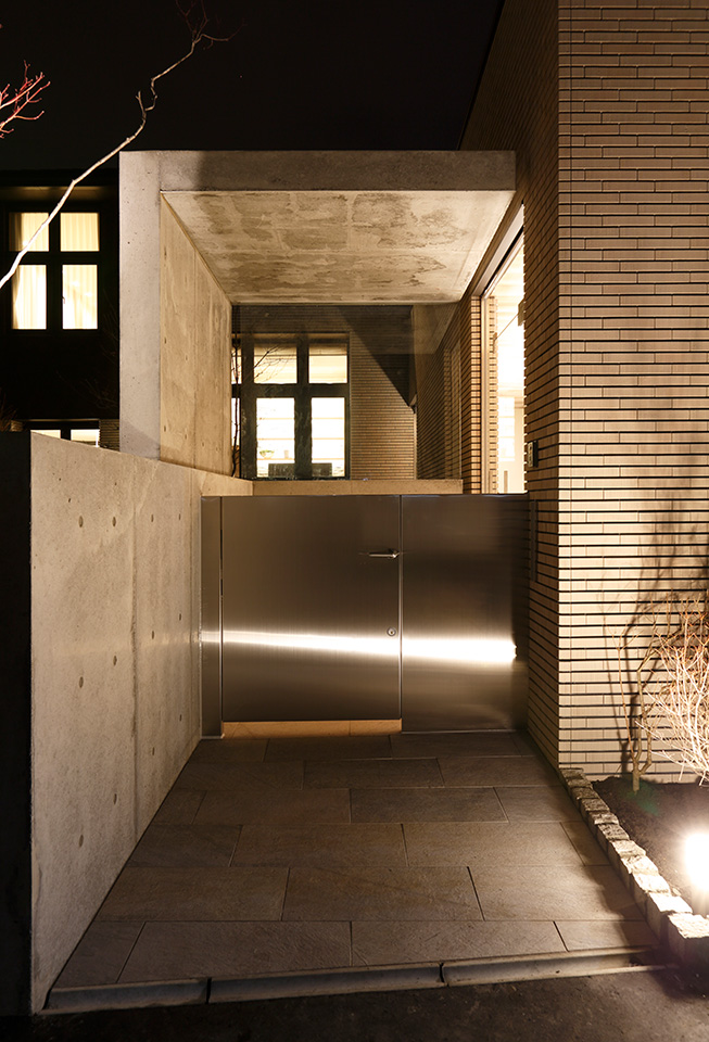 山麓のモノフォニー：外観