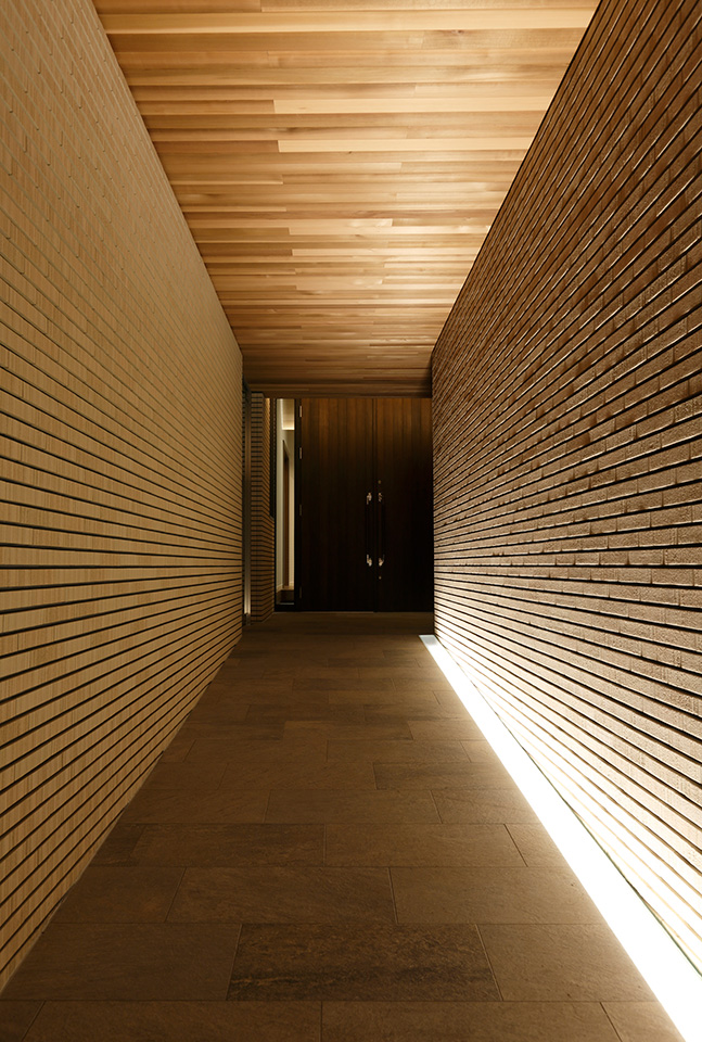 山麓のモノフォニー：外観