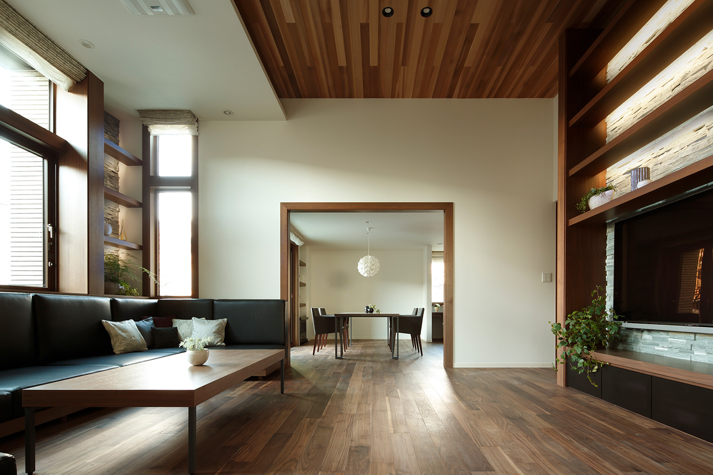 山麓のモノフォニー：内装・インテリア