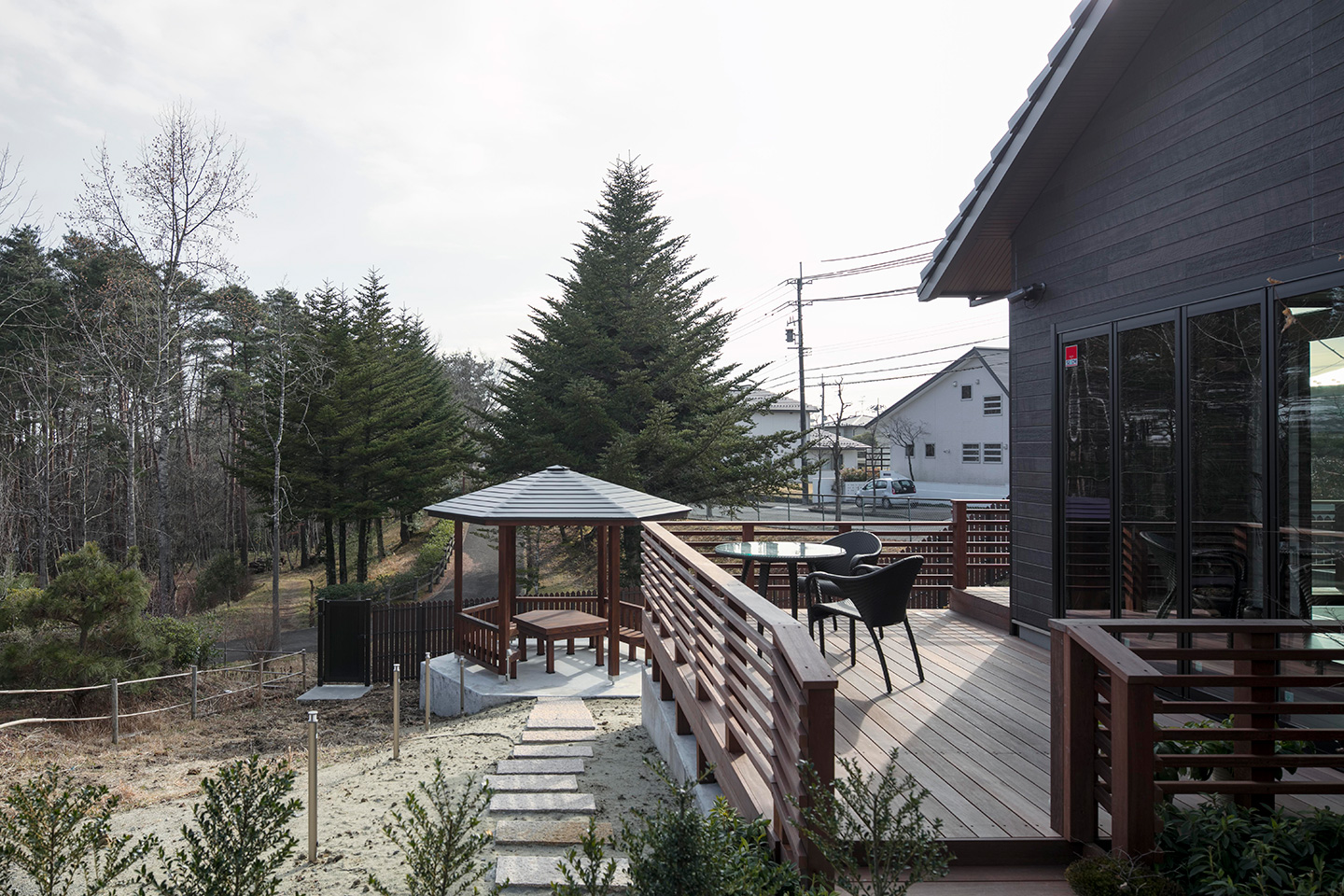 離れのある二世帯住宅