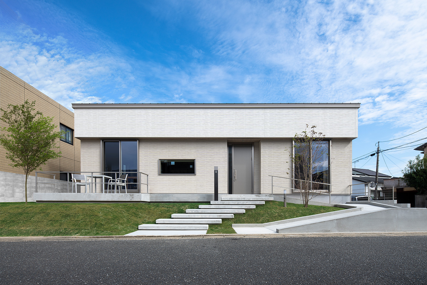 THE SCENE DOMINO DEPTH：外観