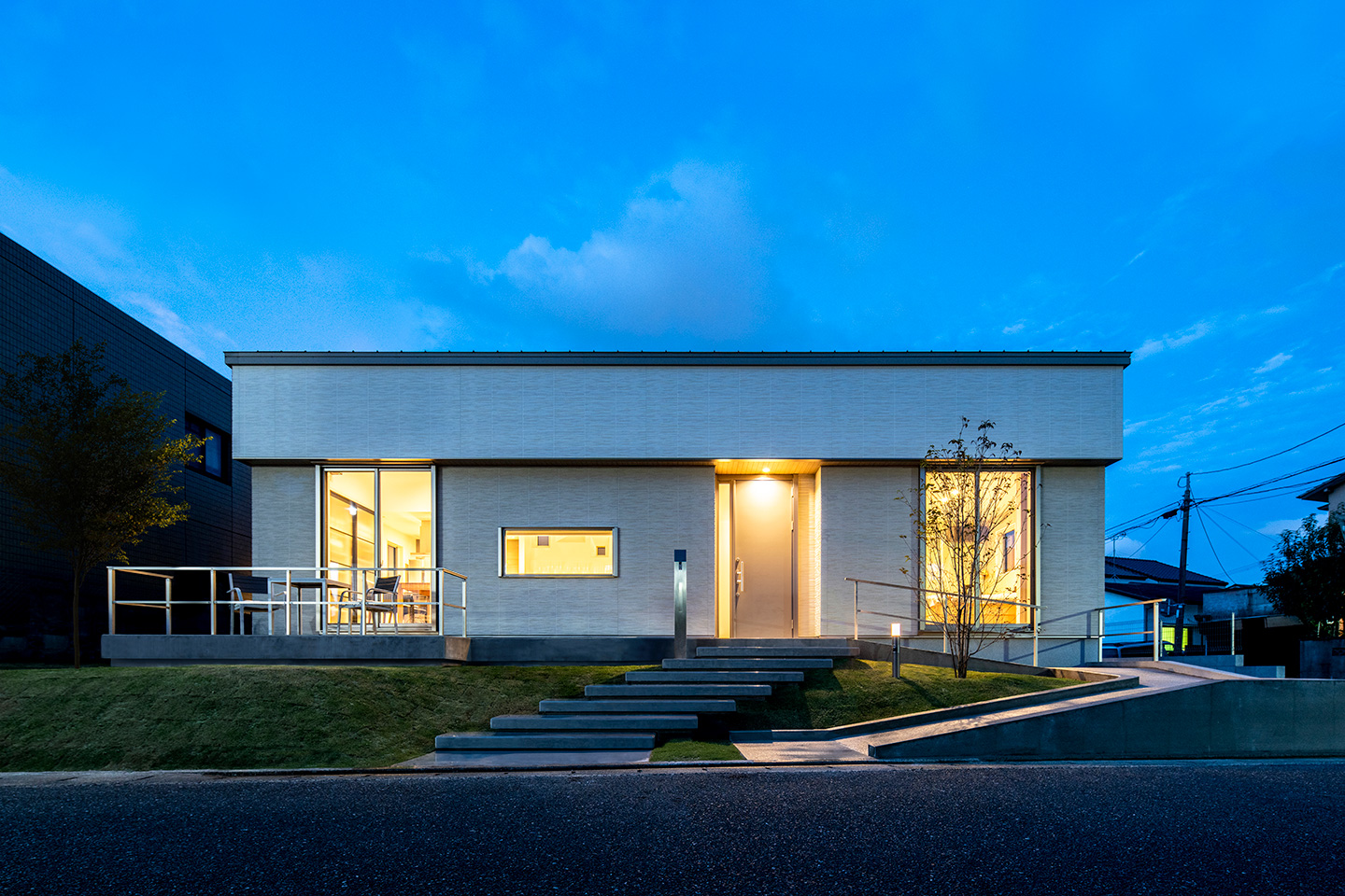 THE SCENE DOMINO DEPTH：外観