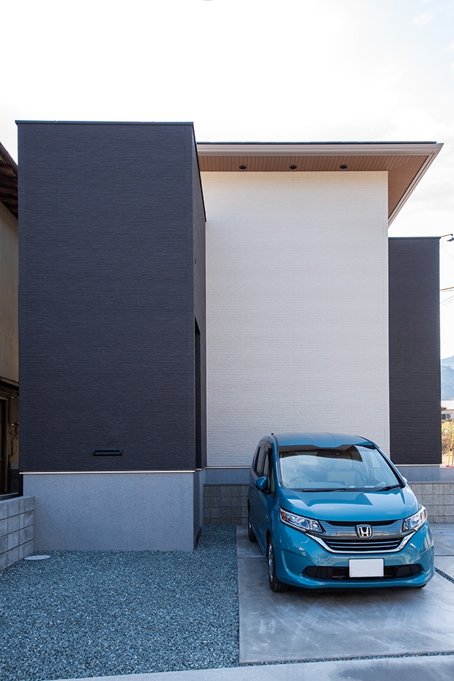 サペリとペダル：外観