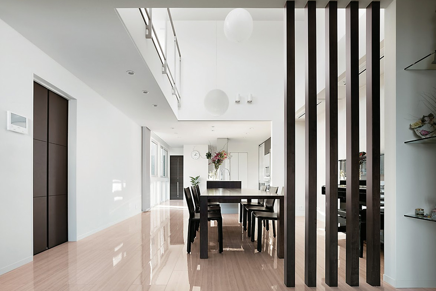 U-shaped：内装・インテリア