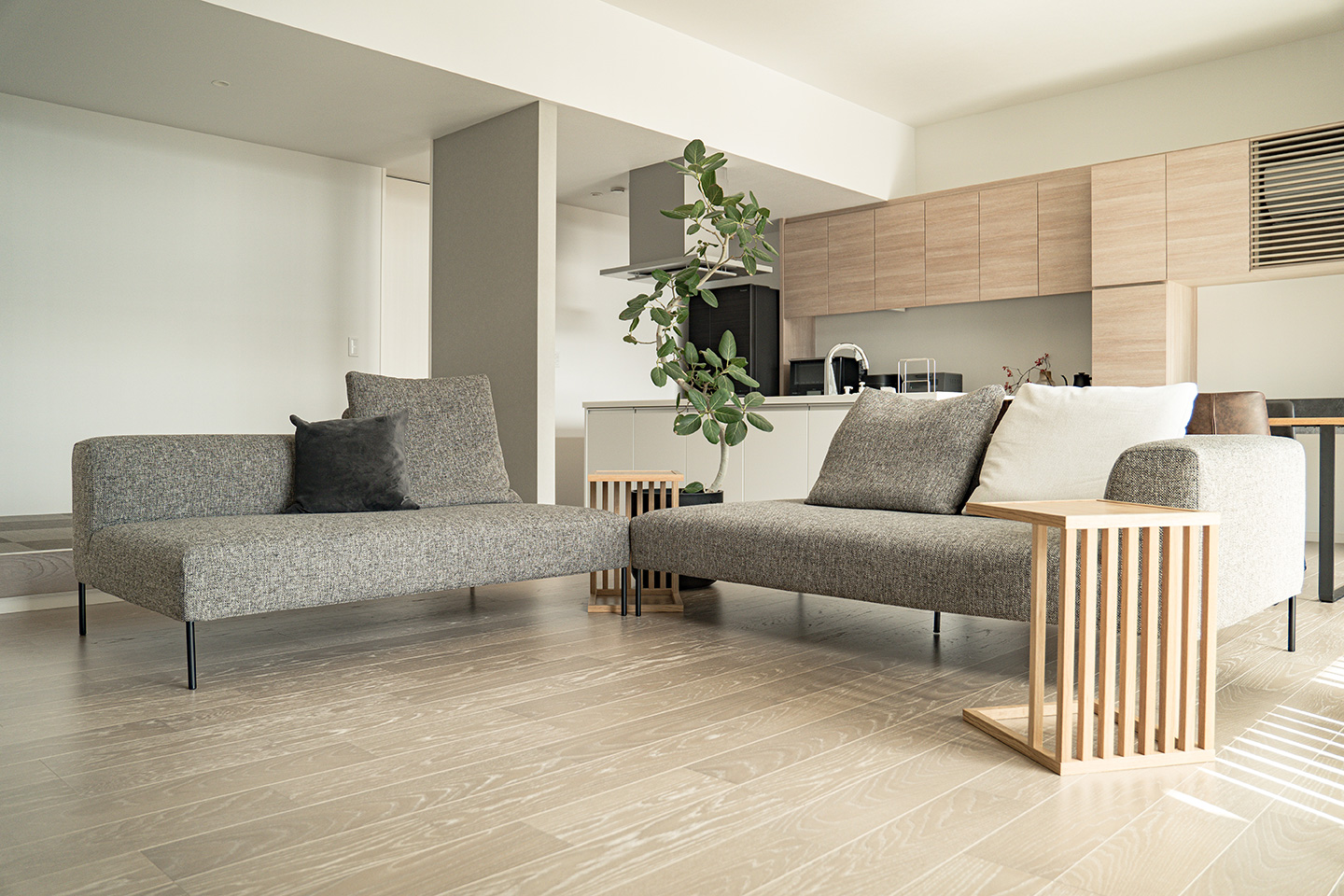 Outshine：内装・インテリア