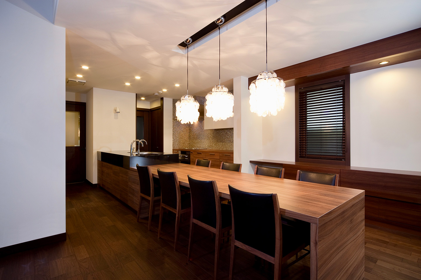 都会のリゾート住宅：内装・インテリア