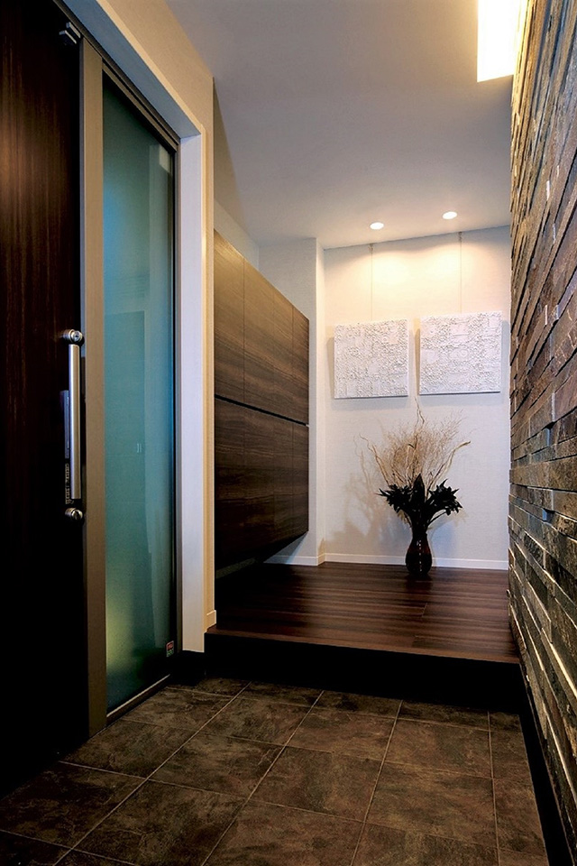 パティオを囲む２つの時感：内装・インテリア