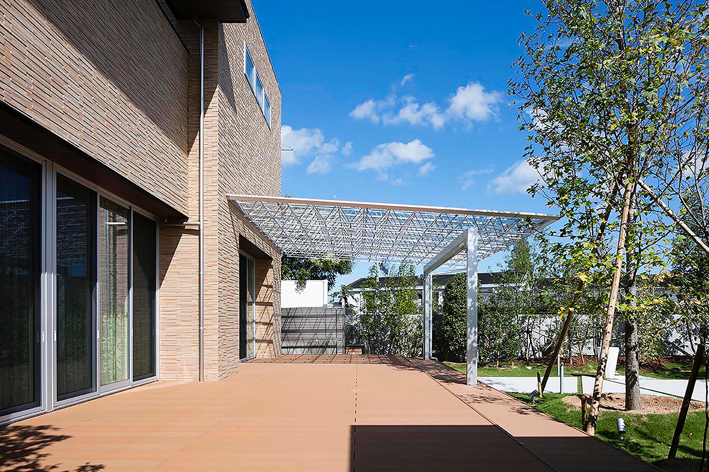 Beigeのデュアリズム：外観