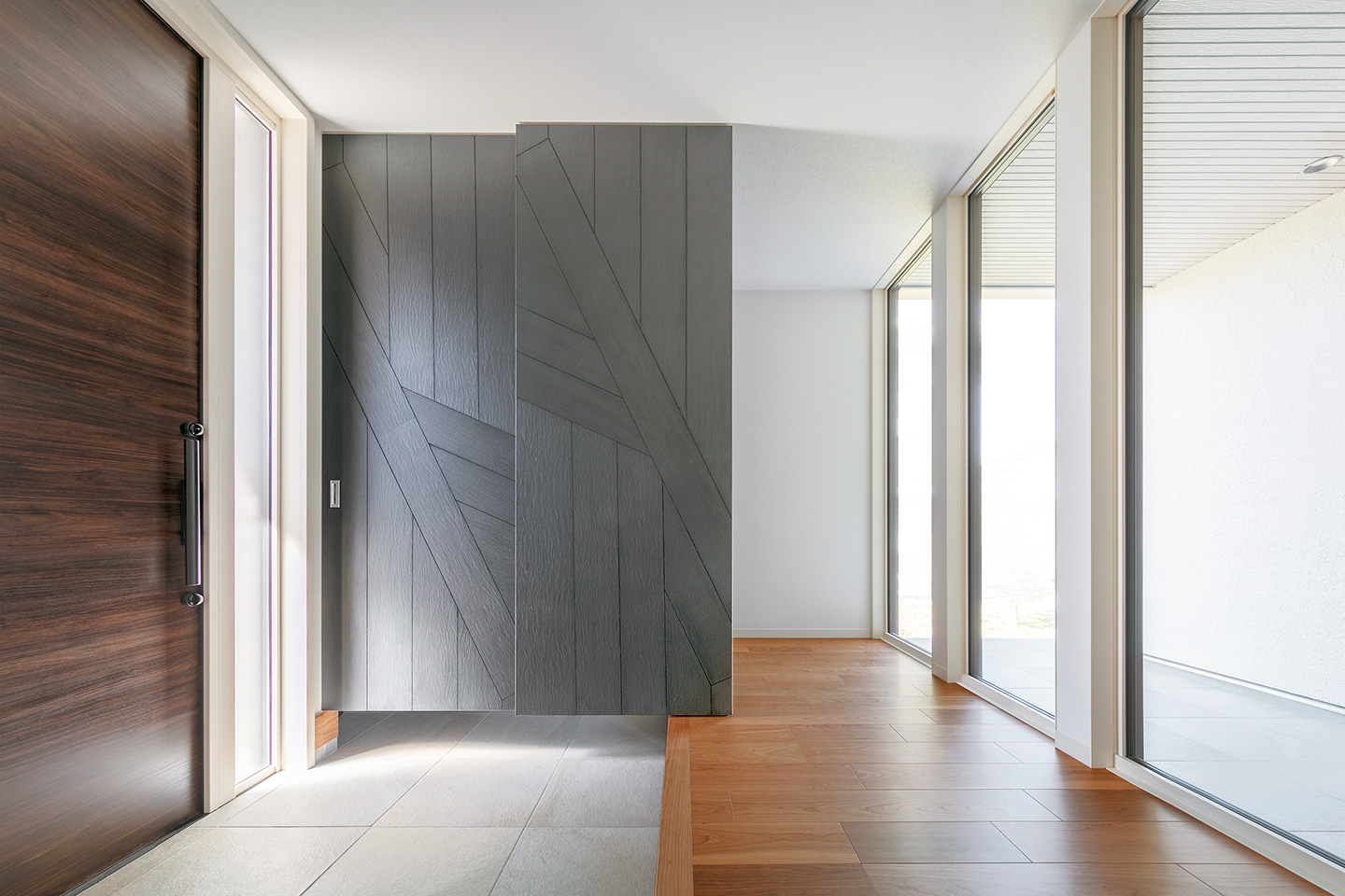 HERE COMES THE SUN：内装・インテリア