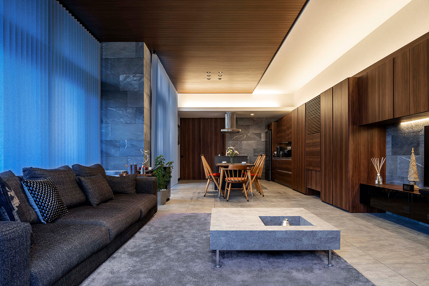 縷縷への虎口：内装・インテリア