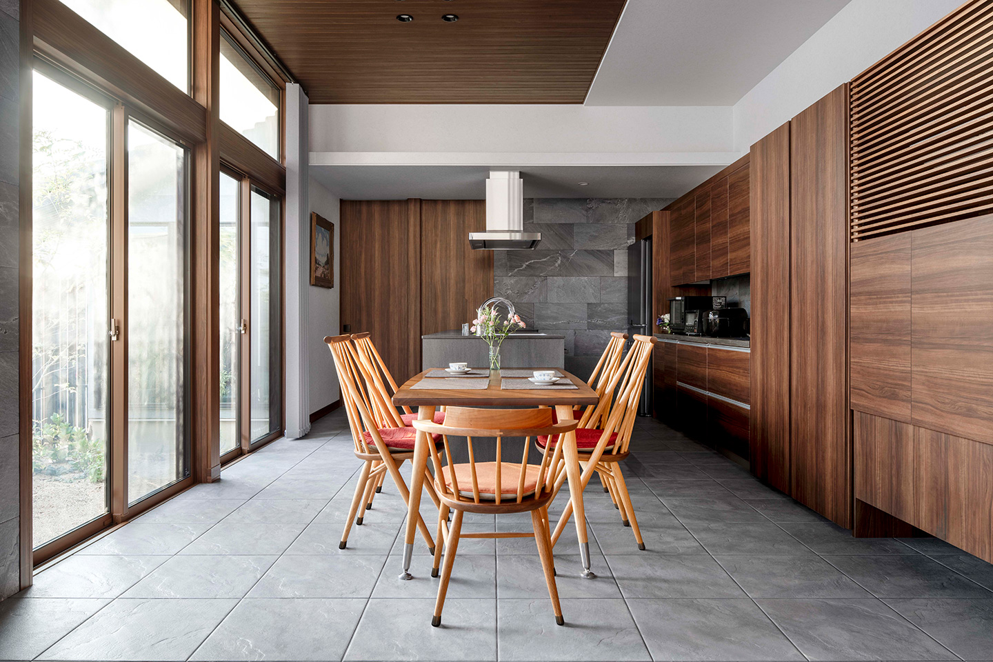 縷縷への虎口：内装・インテリア