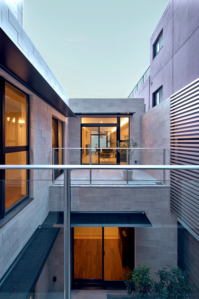 中庭のある家-Ⅱ：内装・インテリア