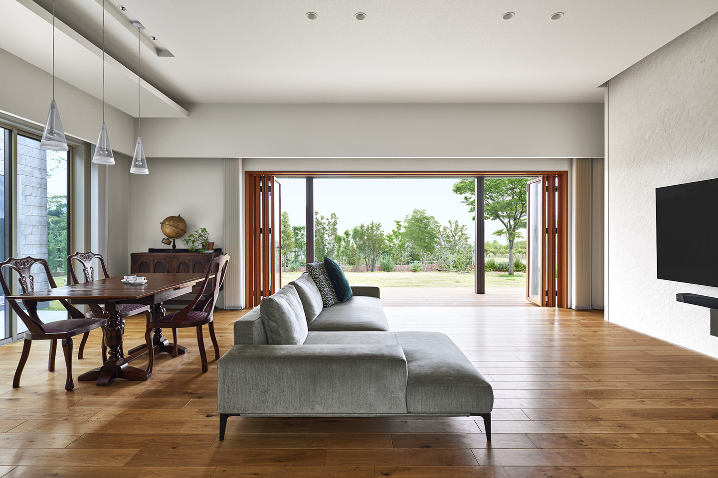 披露山の家：内装・インテリア