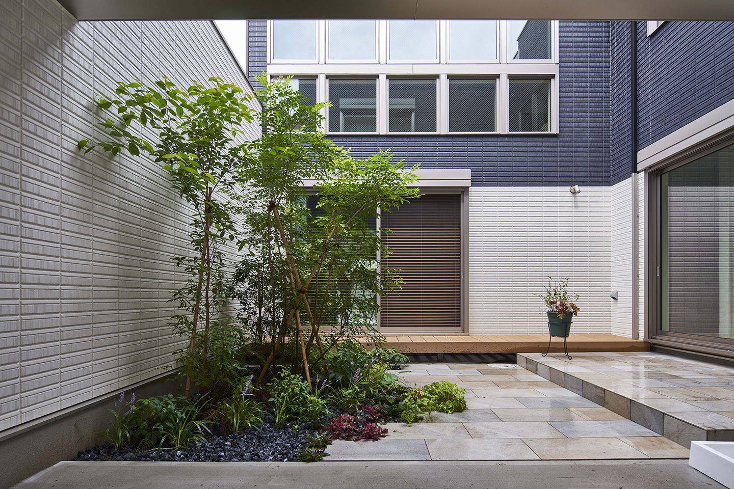 マチノソラ：外観