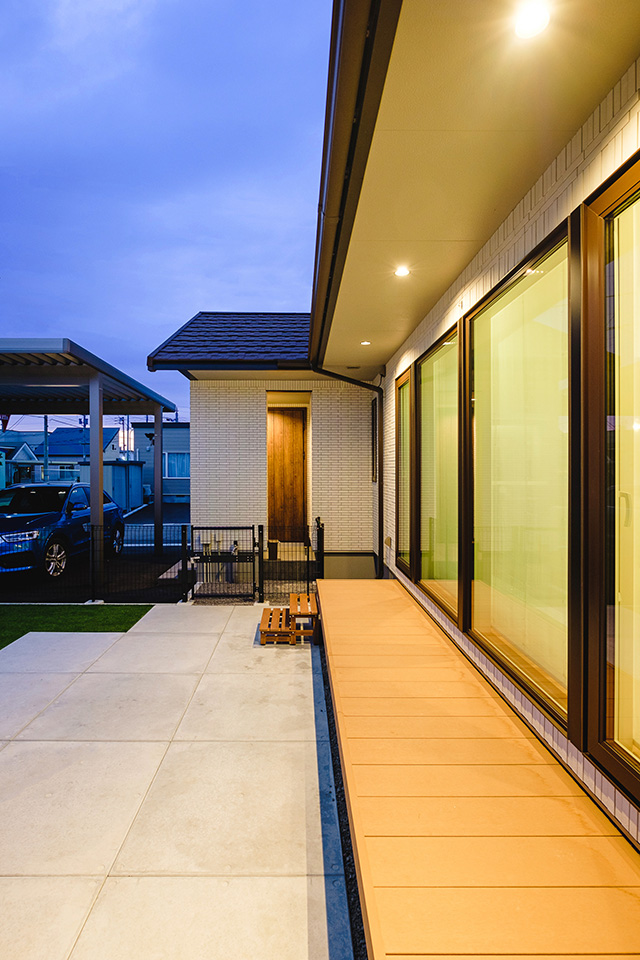 スキップフロアの平屋：外観