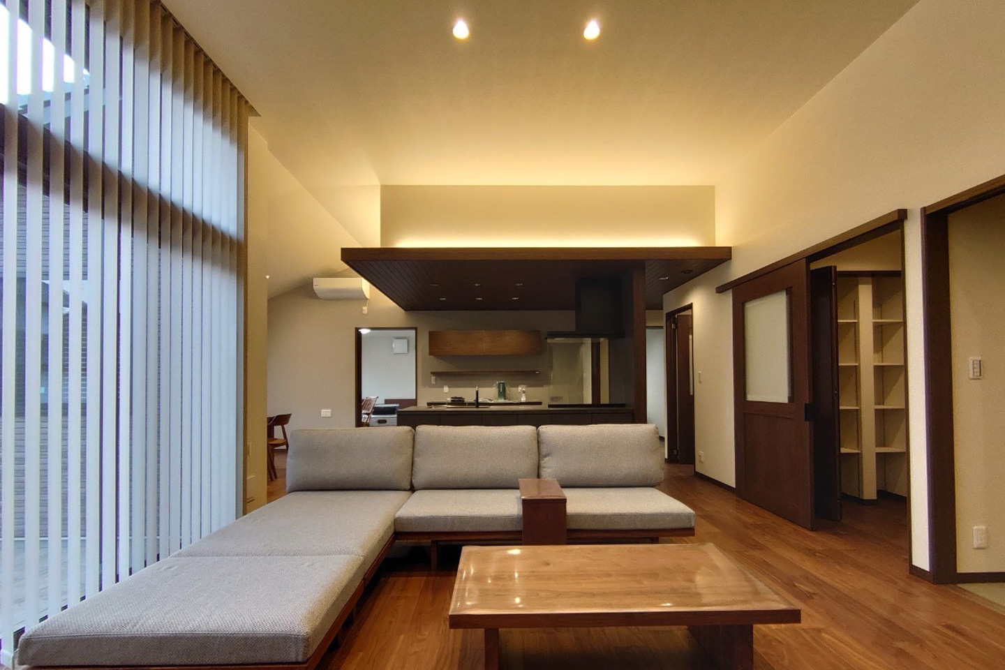 二世帯住居 併用 事務所の平屋　～Reforestation～