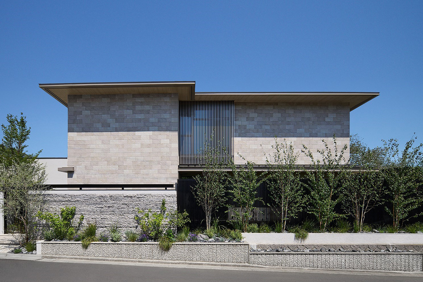 be in harmony：外観