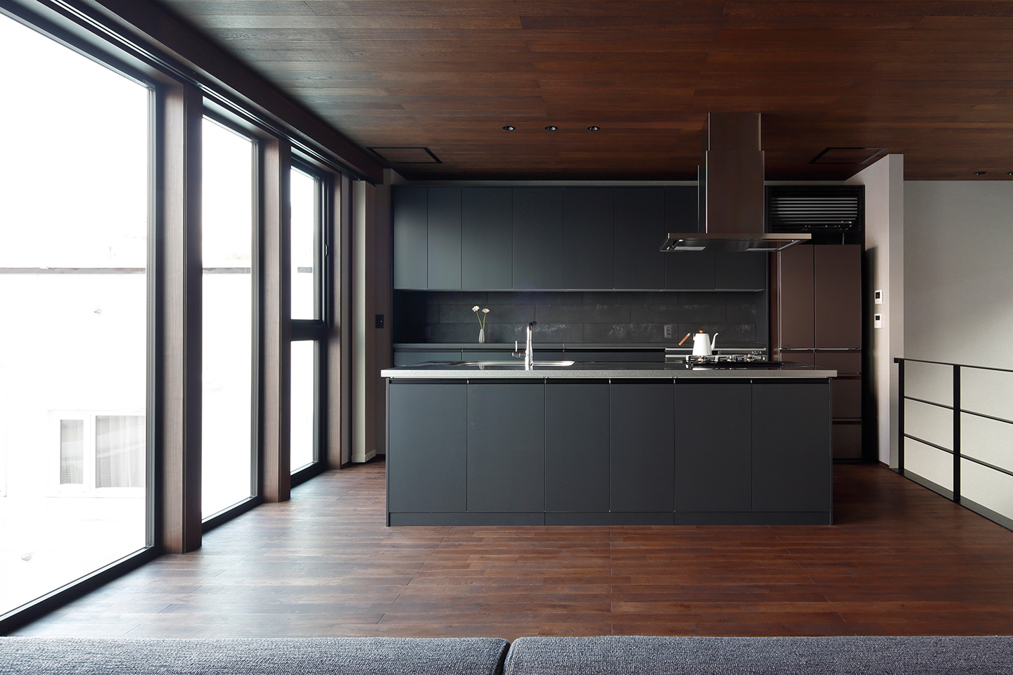 EMBERS：内装・インテリア