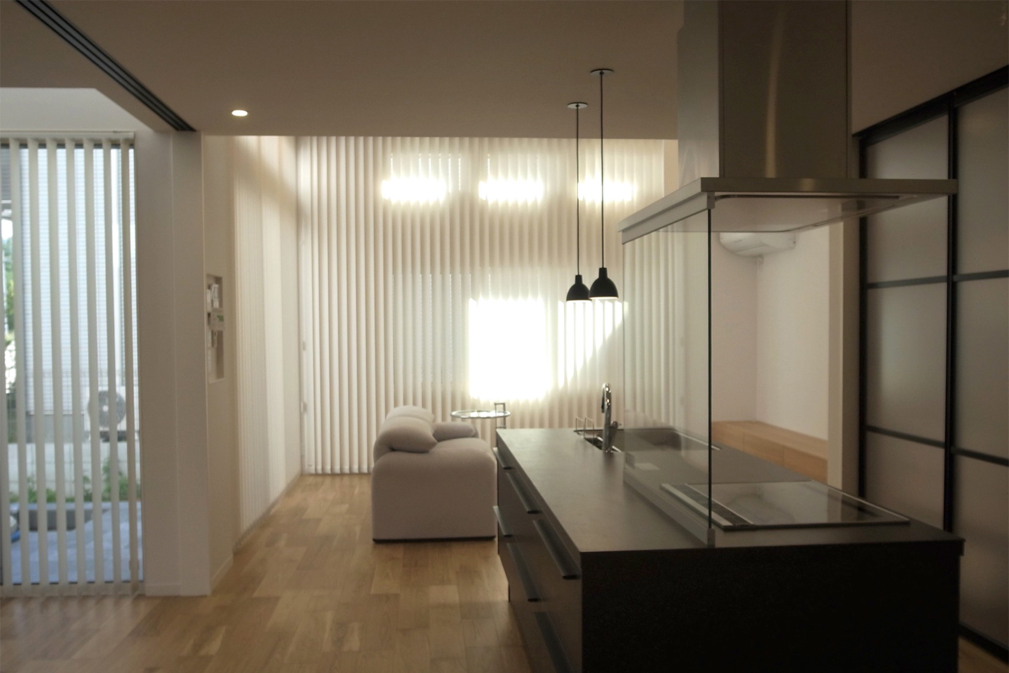 空中廊下のある家