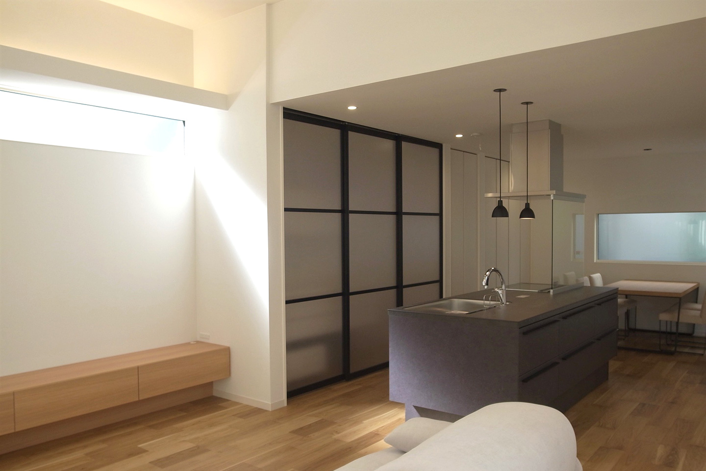 空中廊下のある家：内装・インテリア