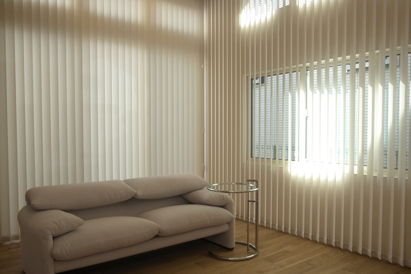 空中廊下のある家：内装・インテリア