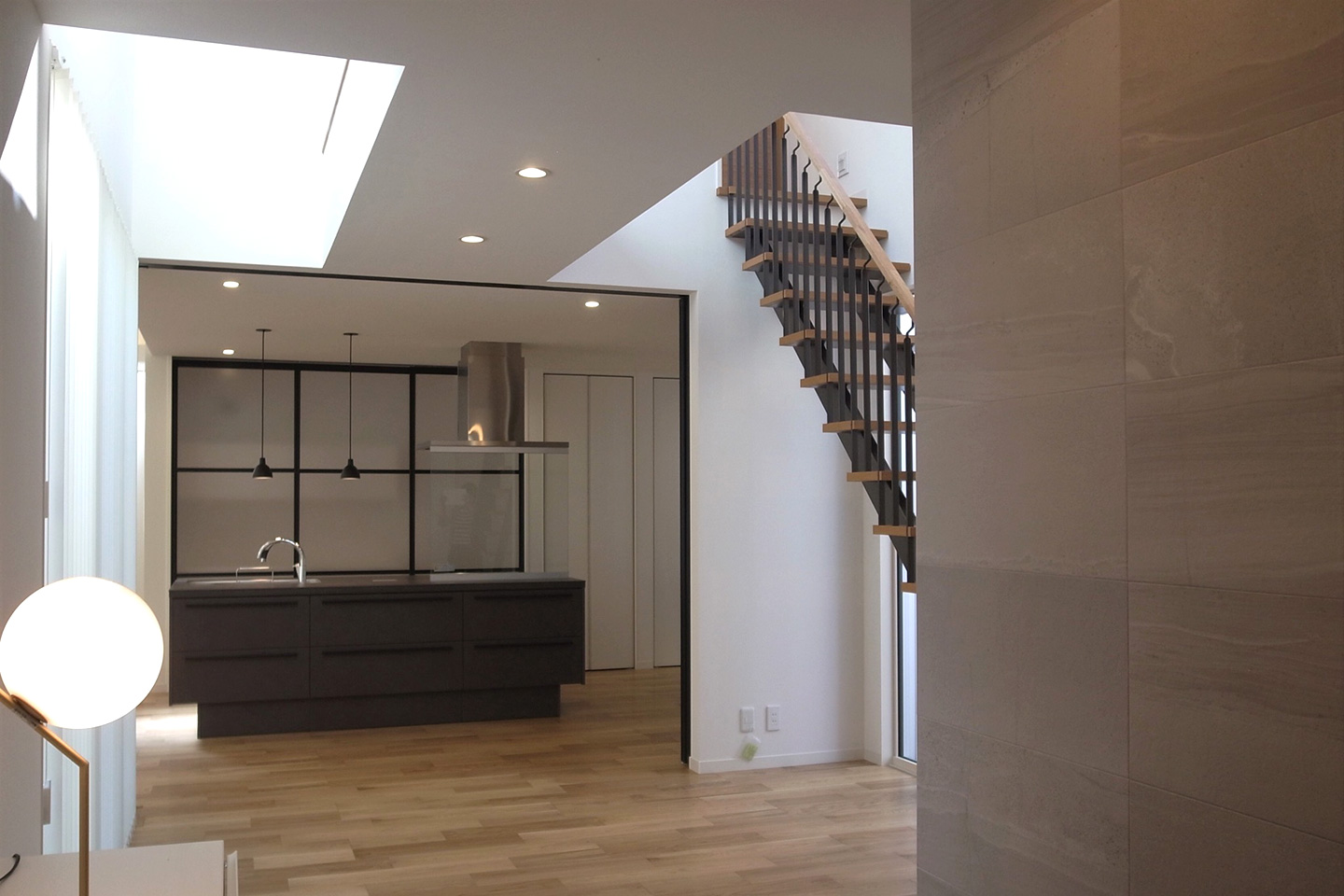 空中廊下のある家：内装・インテリア