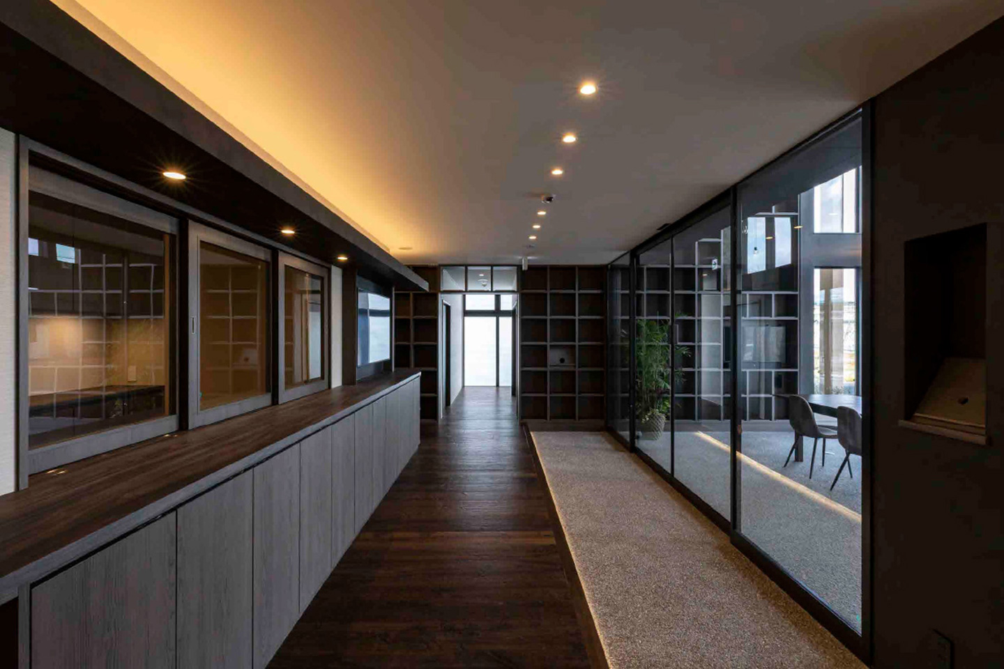 “街”と“森”と共に育つこども“縁”：内装・インテリア