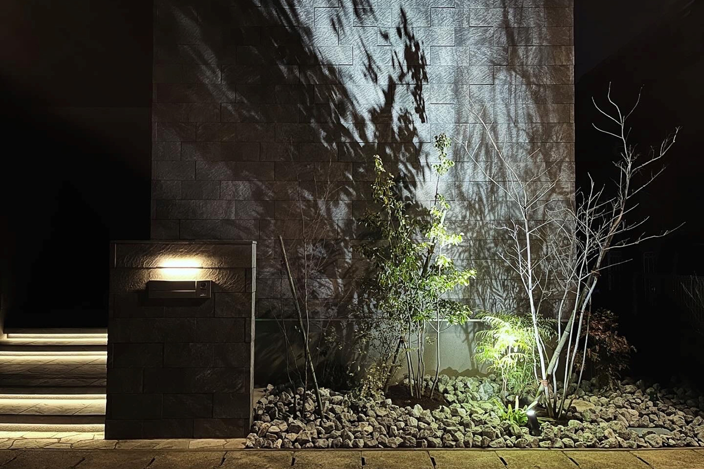 MARS BLACK & GRIS INTERIOR：外観