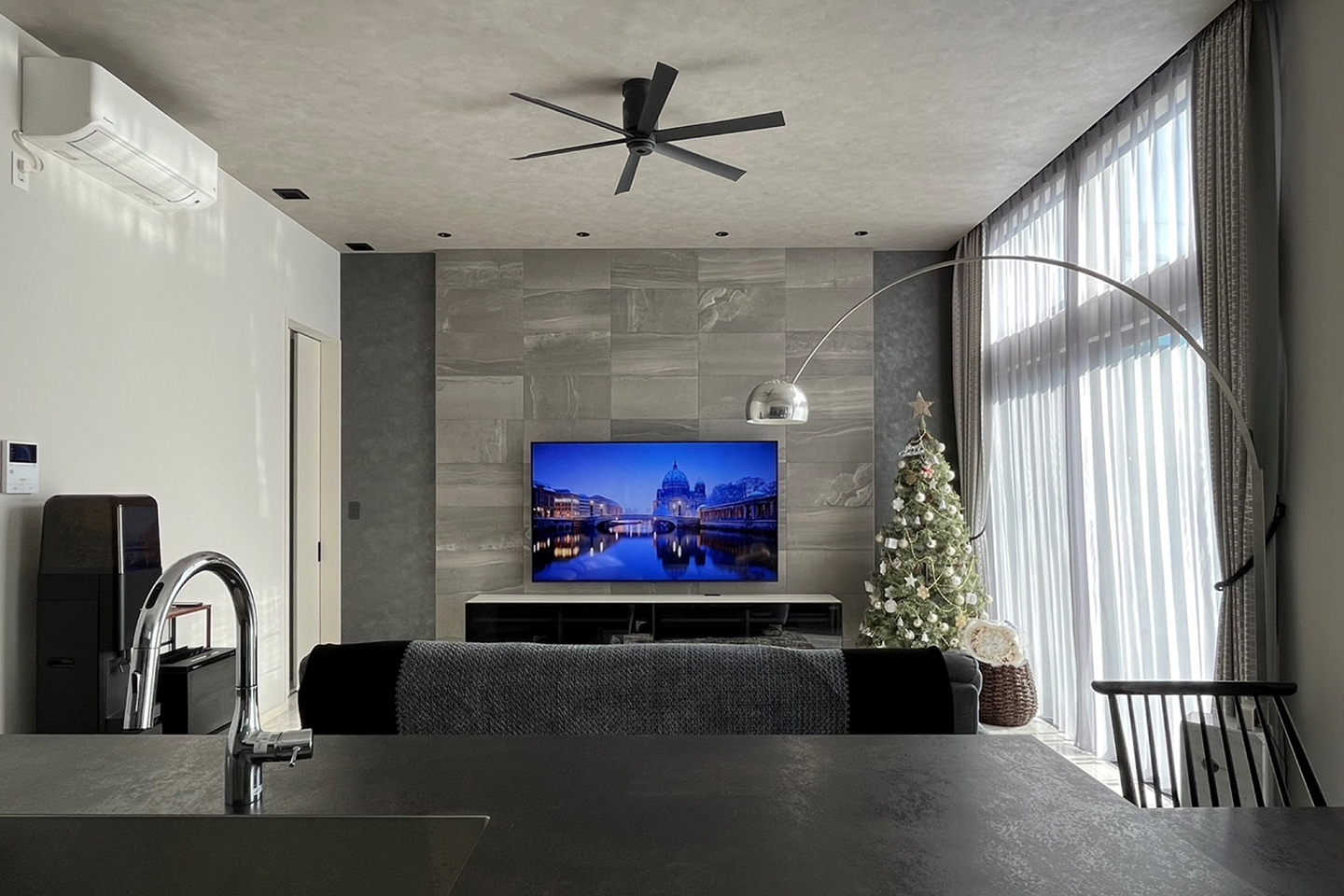 MARS BLACK & GRIS INTERIOR：内装・インテリア