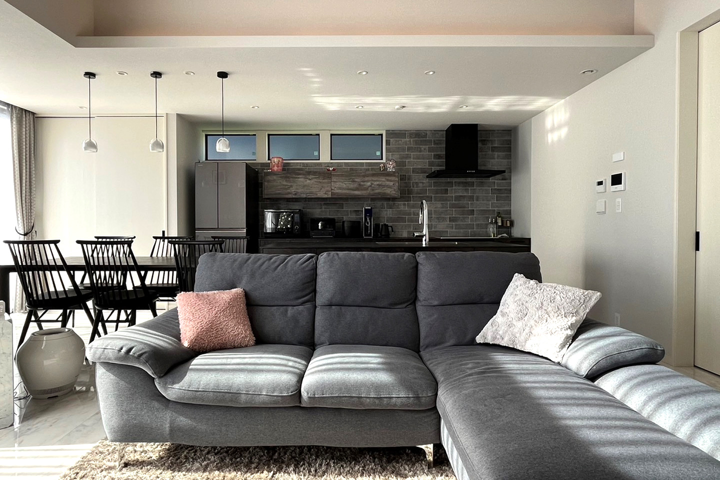 MARS BLACK & GRIS INTERIOR：内装・インテリア