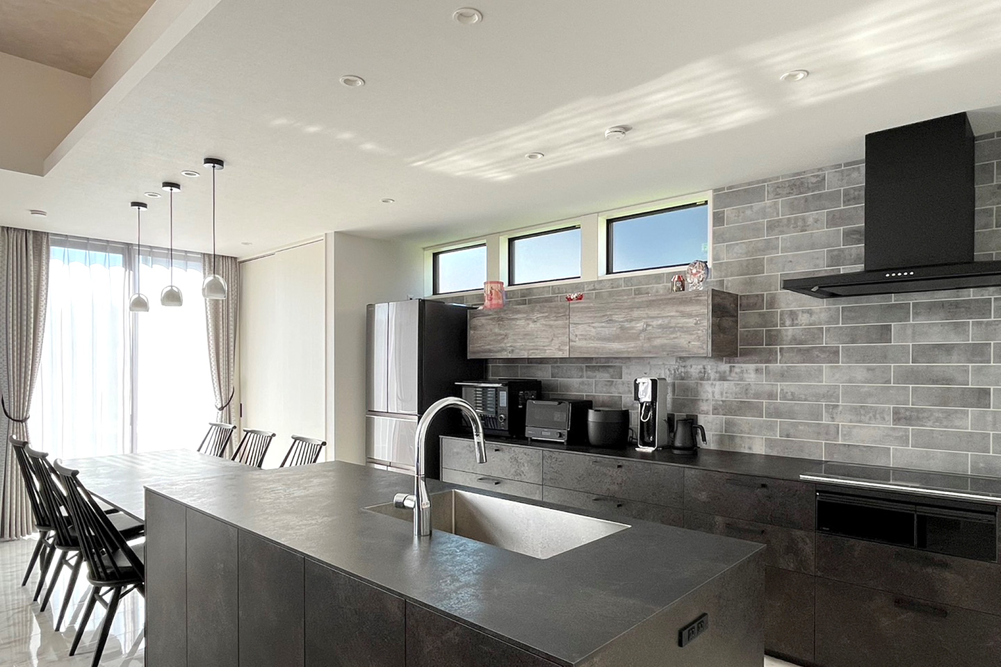 MARS BLACK & GRIS INTERIOR：内装・インテリア