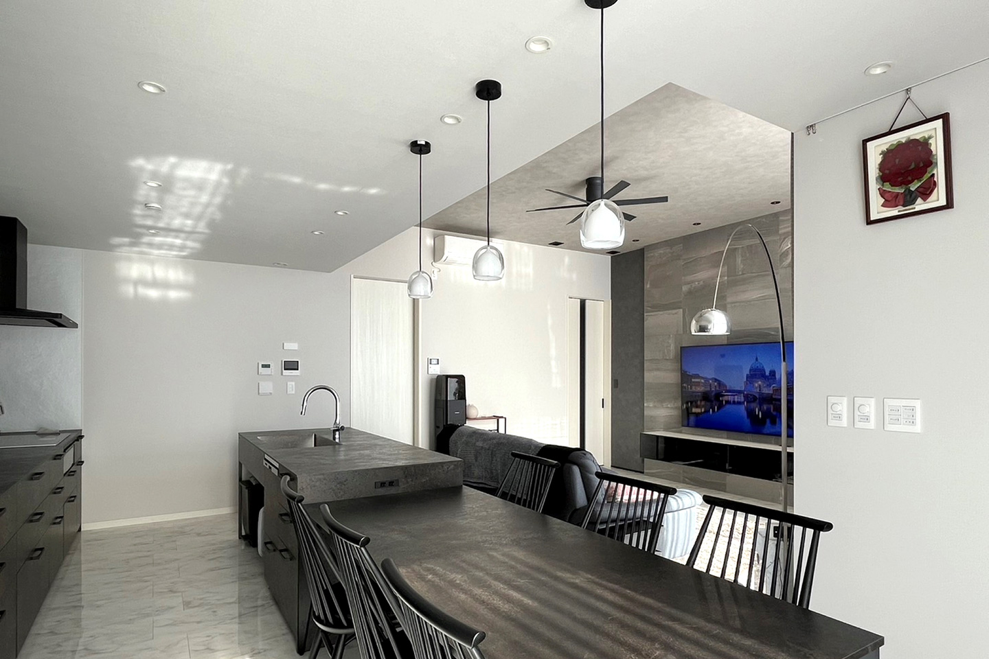 MARS BLACK & GRIS INTERIOR：内装・インテリア