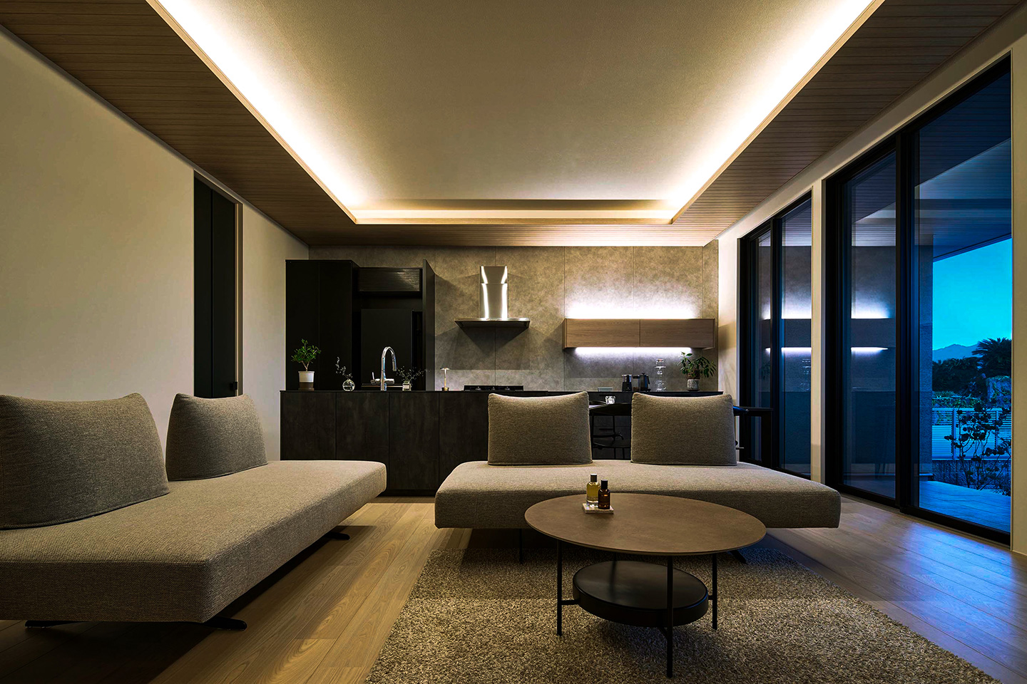 YOLO：内装・インテリア