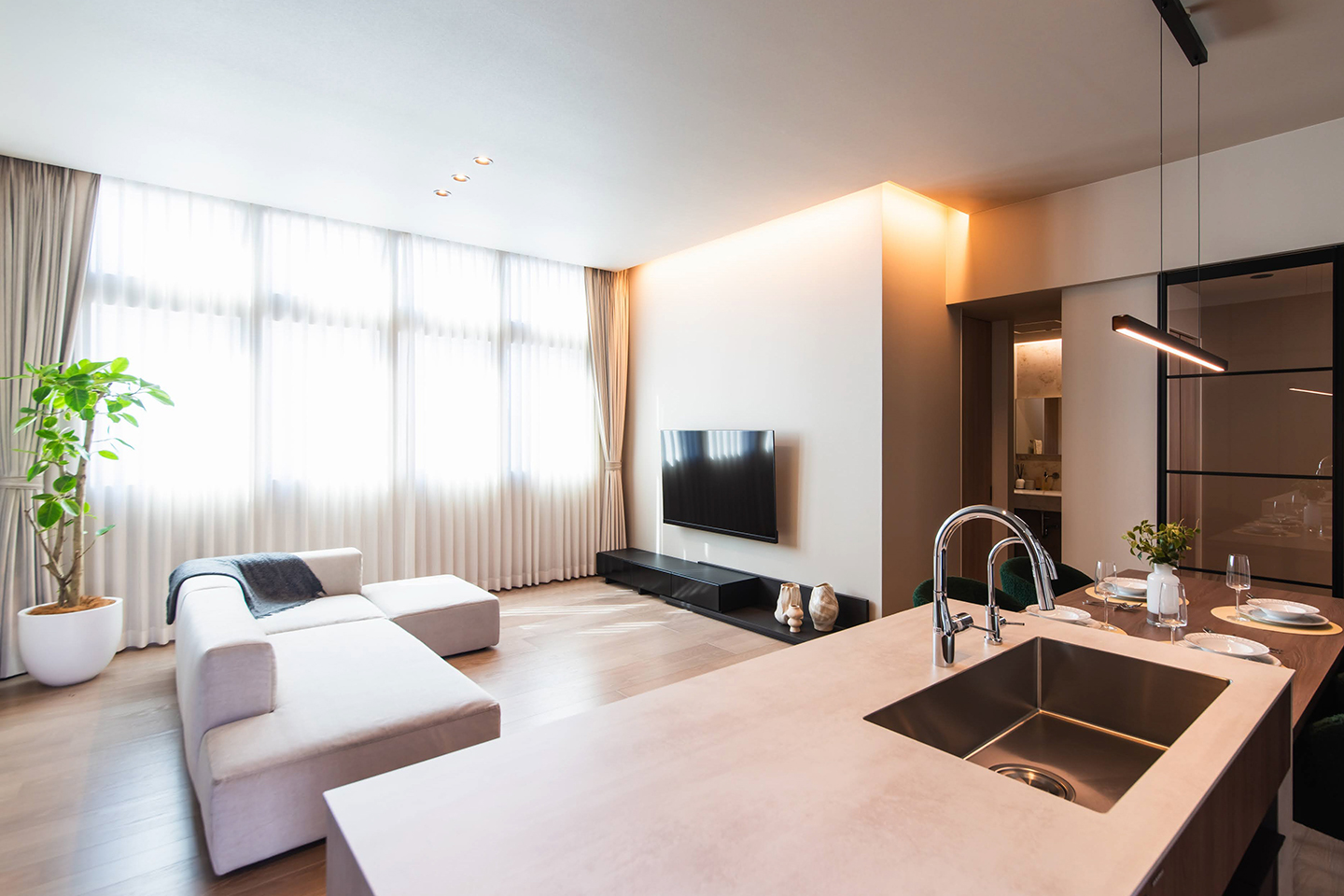 Upstairs：内装・インテリア